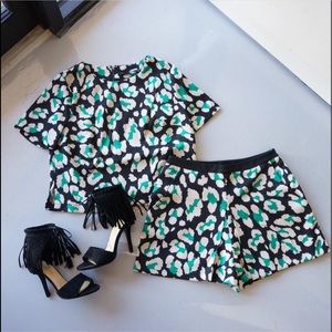 NWOT Ark & Co green leopard top